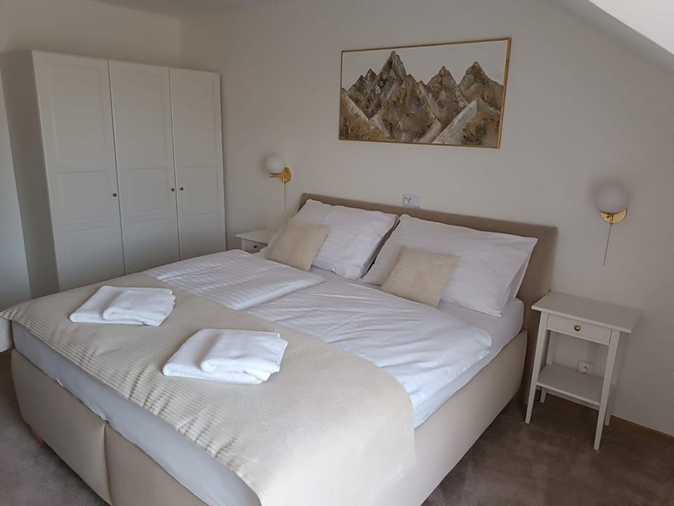 Bedroom, wardrobe