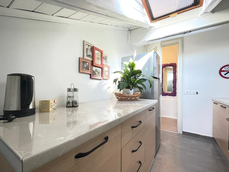Coffee/tea facilities, Kitchen or kitchenette