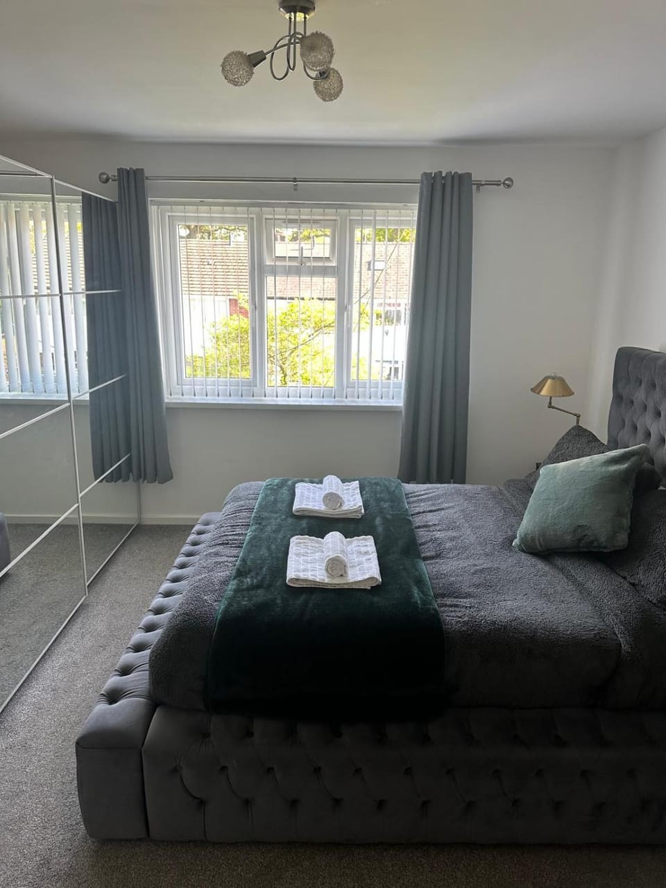 Bed, Photo of the whole room, Bedroom