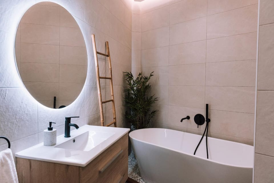 Bathroom, Bath