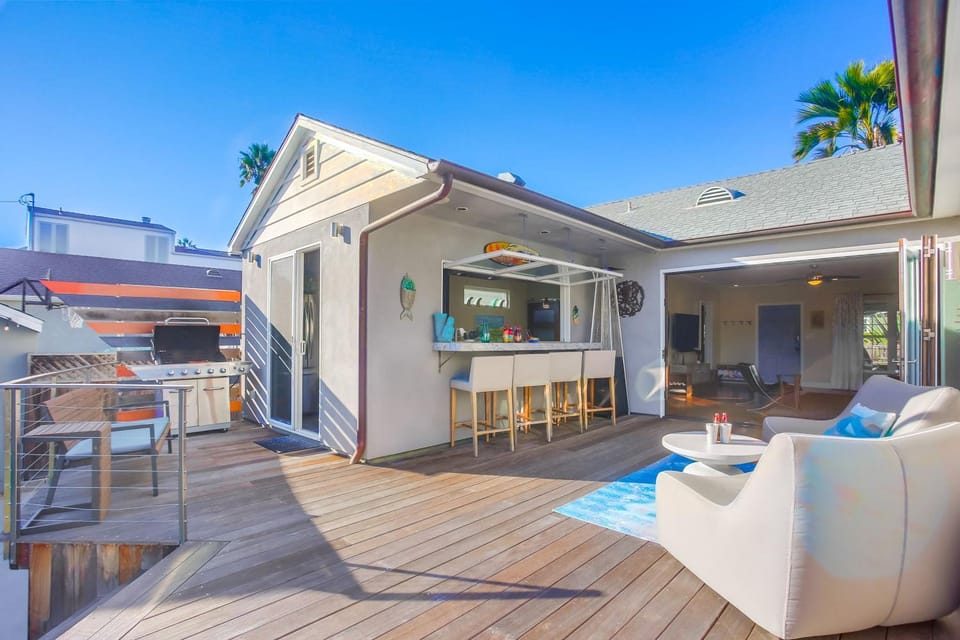 BBQ facilities, Lounge or bar, minibar
