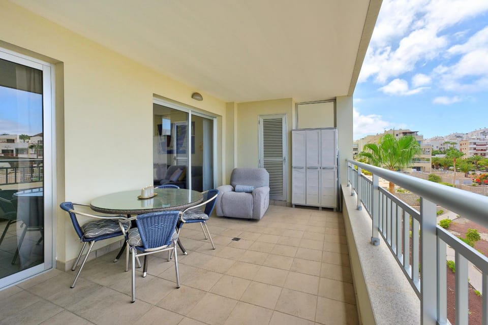 Magic garden and Ocean view Apartment in Palm-Mar