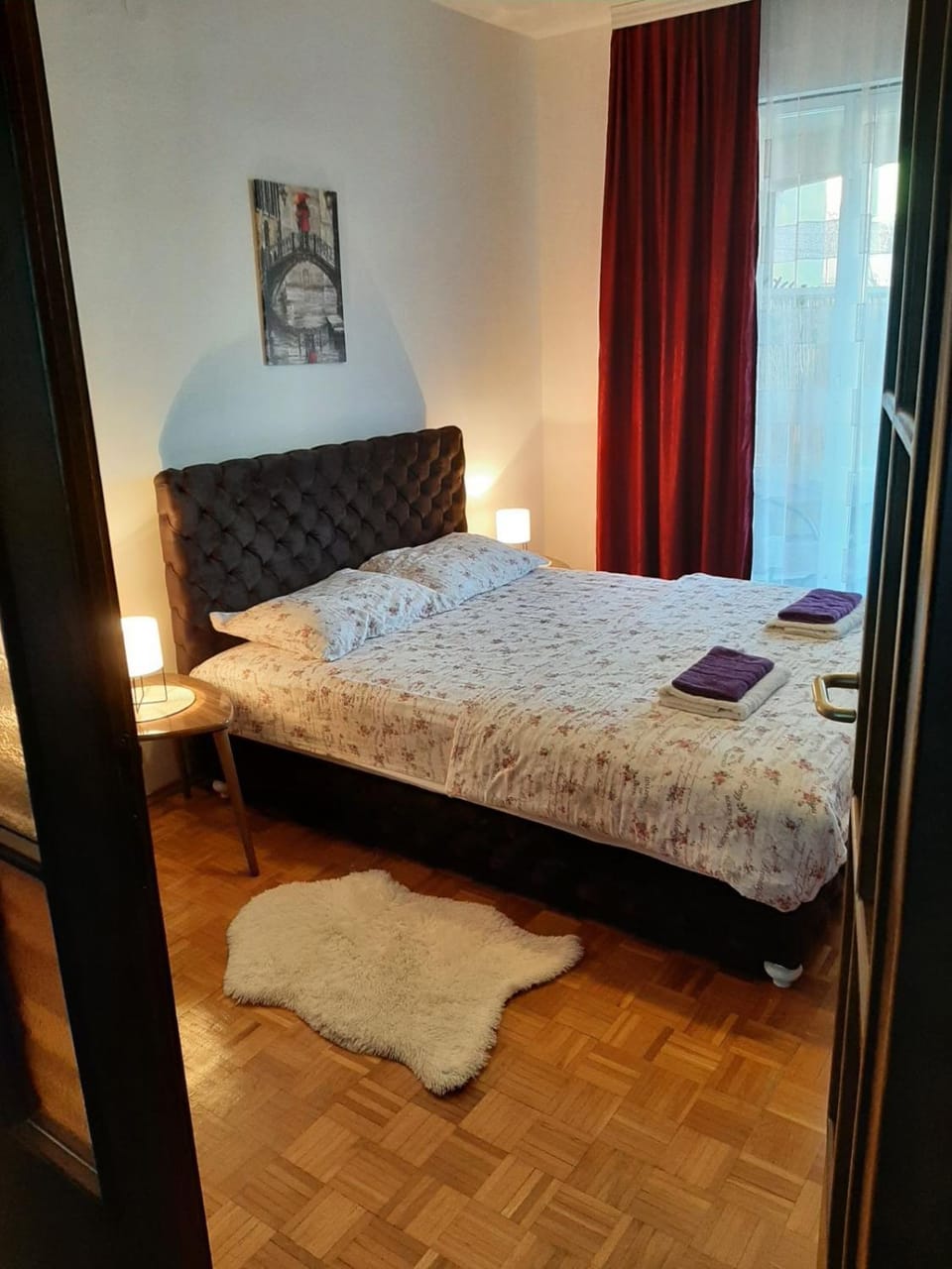 Bed, Bedroom, towels