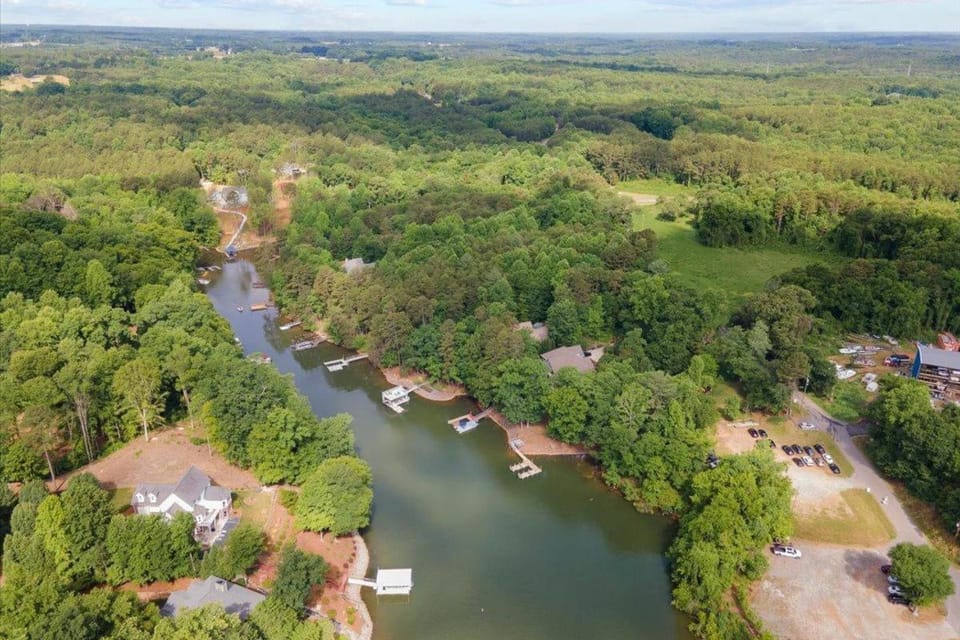 Brand New Lake Norman Home Pool & Hot Tub House in Lake Norman