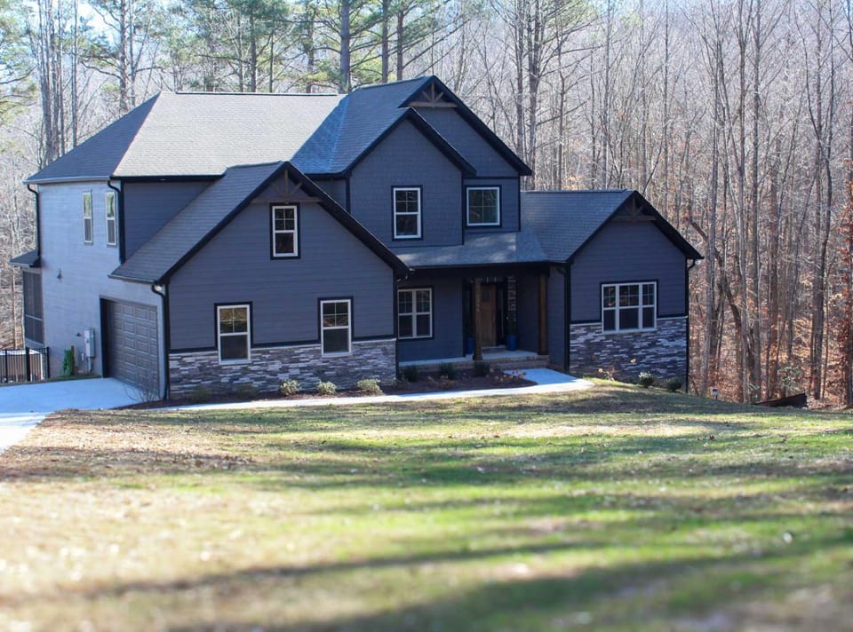 Brand New Lake Norman Home Pool & Hot Tub House in Lake Norman
