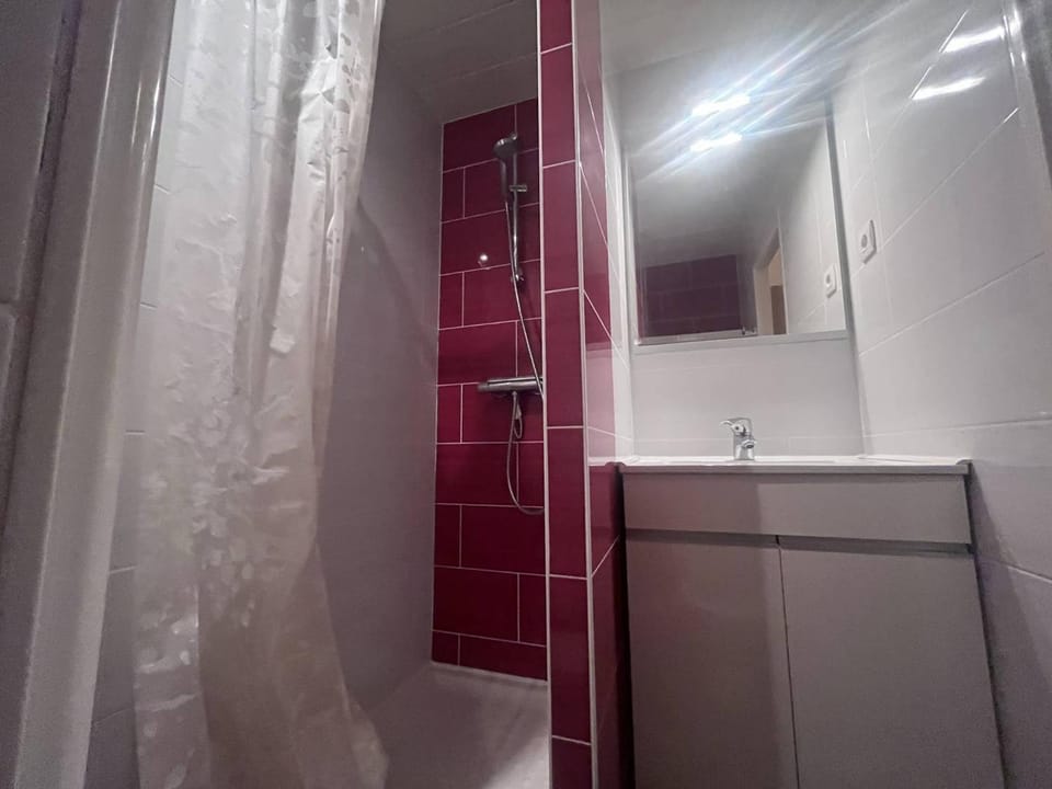 Studio confortable 3/4 pers. avec parking à Cauterets - FR-1-812-12 Apartment in Cauterets
