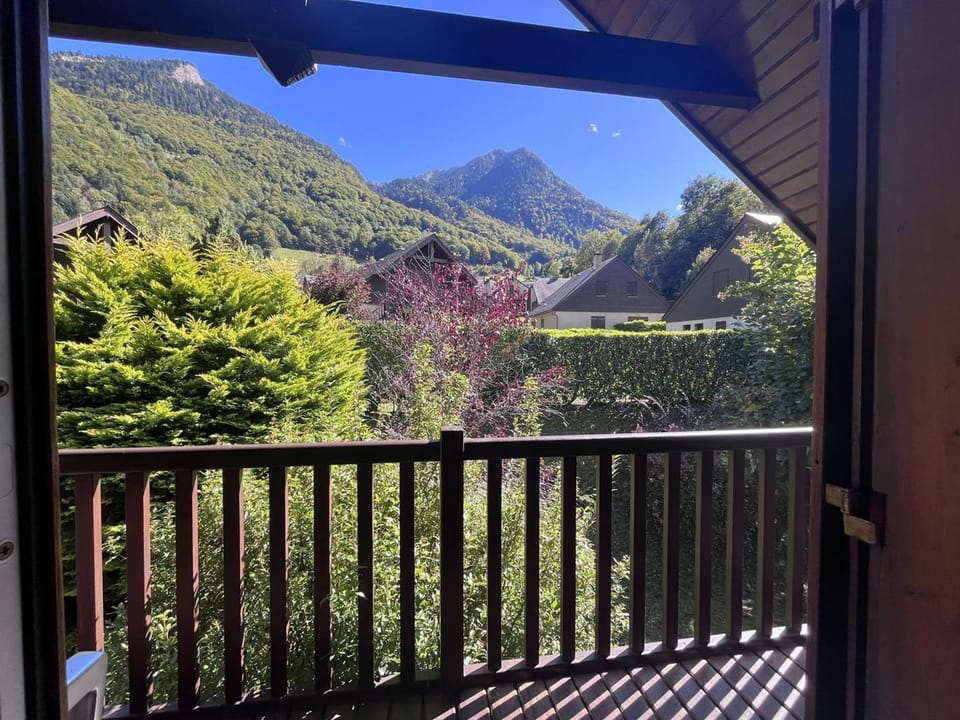 Chalet confortable à Cauterets avec parking et balcon - FR-1-812-10 Apartment in Cauterets