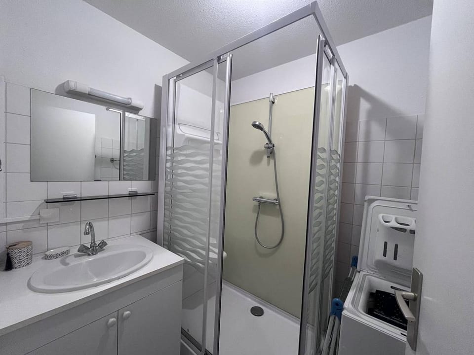 Charmant appartement à Cauterets avec balcon et parking privé - FR-1-812-30 Apartment in Cauterets