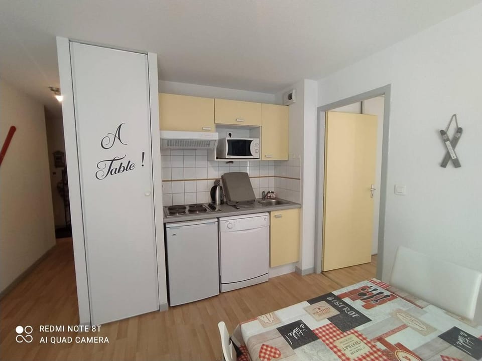 Confort et Vue Montagne : Appartement 2 Chambres à Cauterets - FR-1-812-61 Apartment in Cauterets