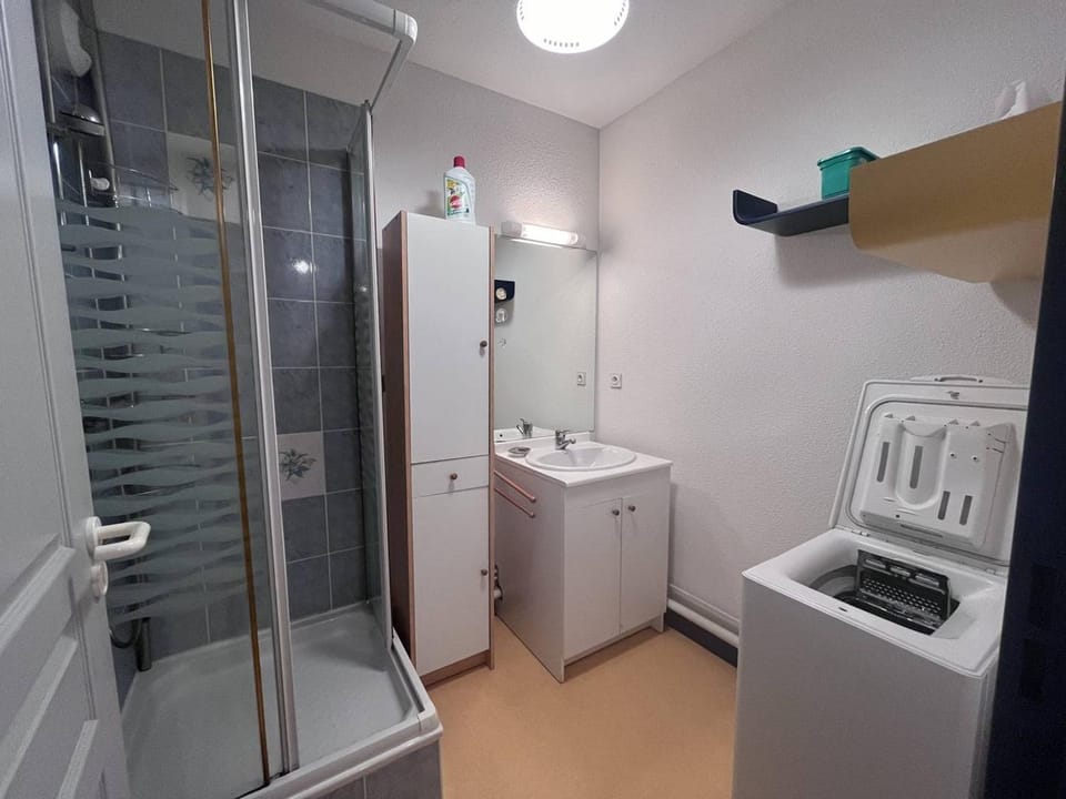 Charmant appartement avec terrasse et parking privé à Cauterets - FR-1-812-110 Apartment in Cauterets