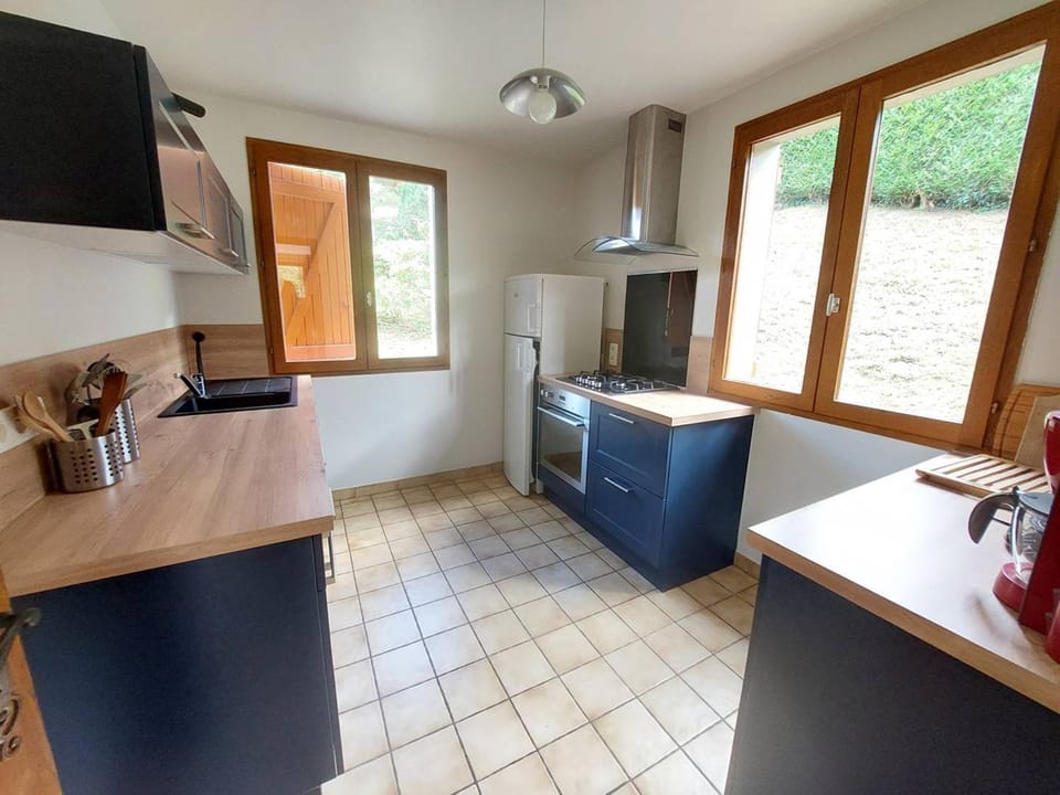 Maison spacieuse à Cauterets : 4 chambres, garage, sans animaux - FR-1-812-102 House in Cauterets
