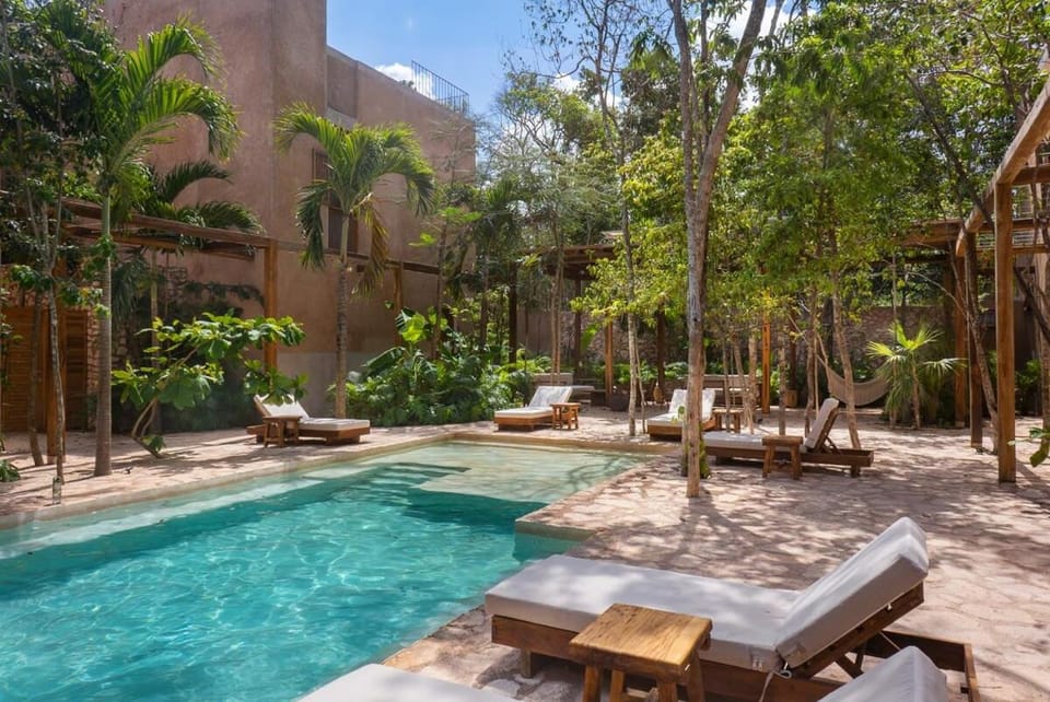 Patio, Day, Garden, Garden view, Swimming pool, Swimming pool, sunbed