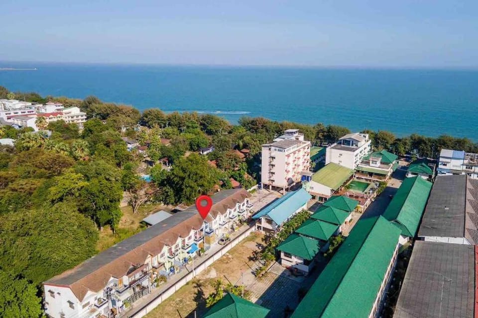 Private house 100m from Cha-am beach House in Thailand
