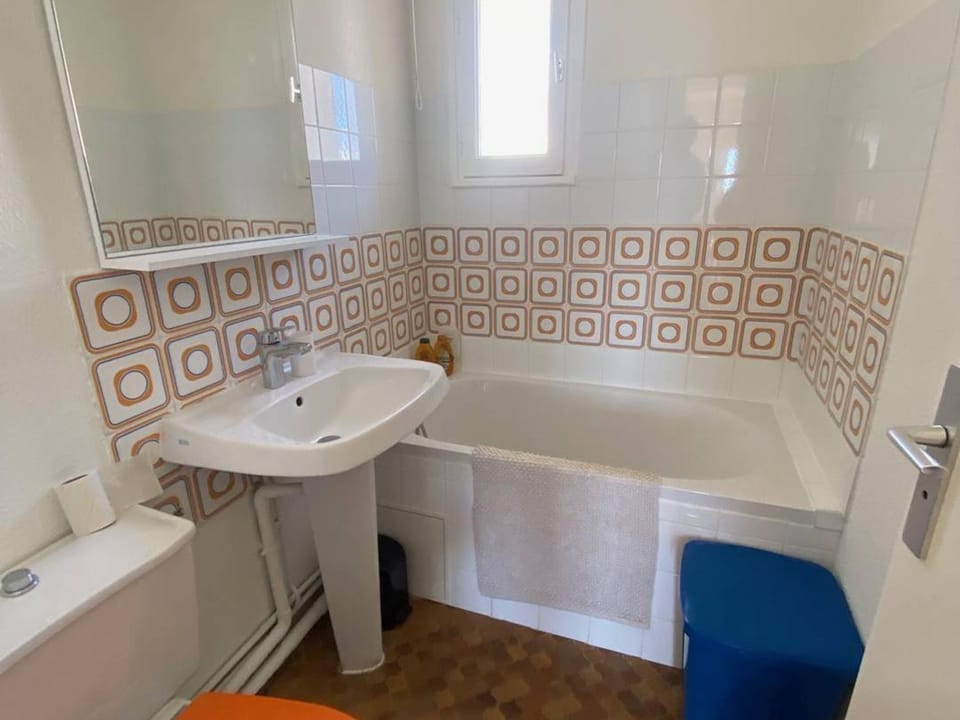 Appartement 2 Pièces, 4 Pers, Face Mer, Parking, Port-Leucate - FR-1-81-625 Apartment in Le Barcarès