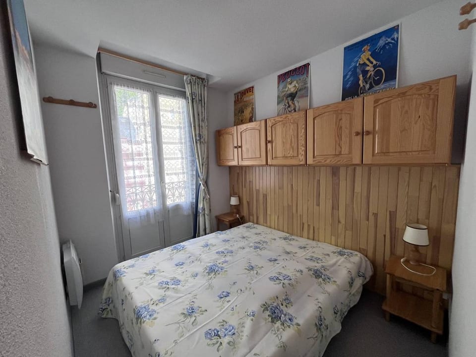 Appartement lumineux avec balcon au centre de Cauterets - FR-1-812-121 Apartment in Cauterets