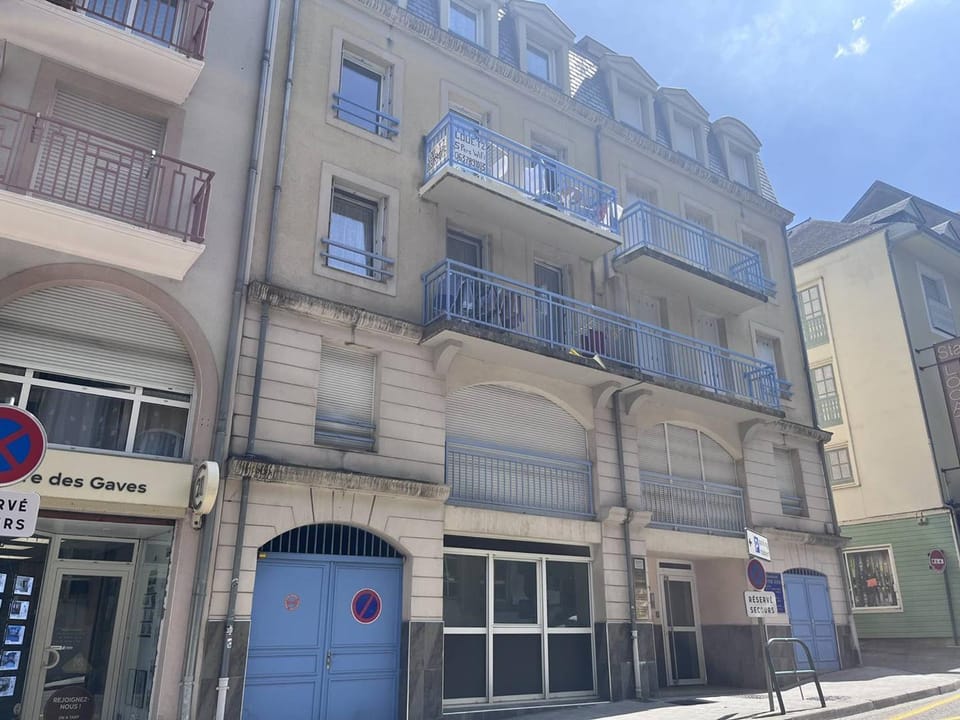 T2 pour 4 personnes, parking, Cauterets - FR-1-812-122 Apartment in Cauterets