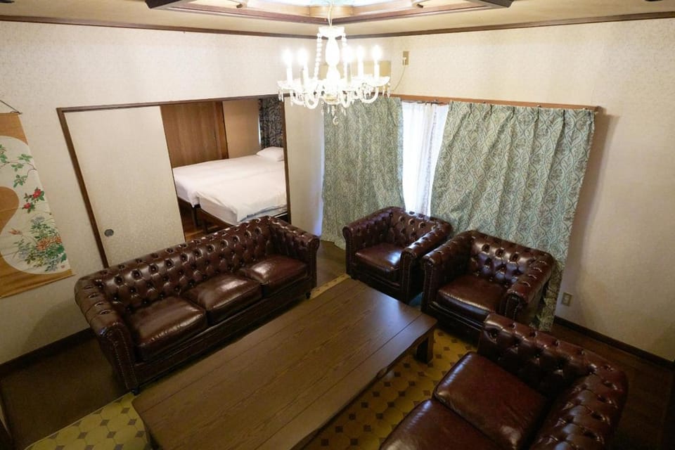 Living room, Seating area