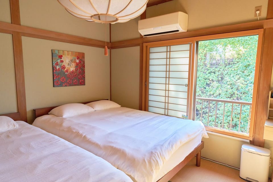 Bed, Bedroom, air conditioner