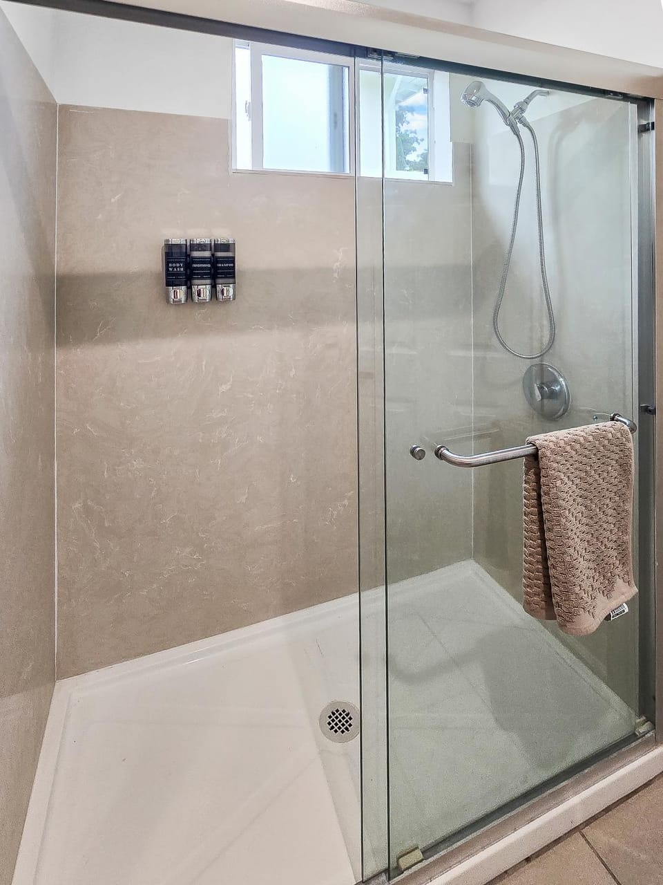 Shower, Bath, towels