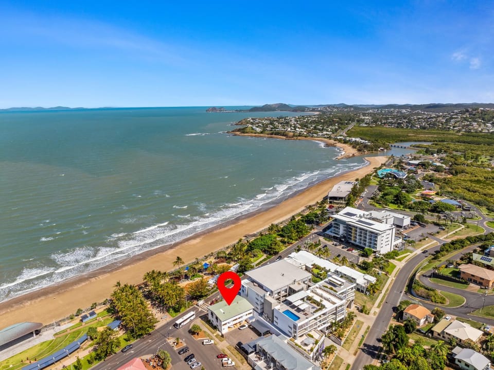 Beach, Sea view, Location