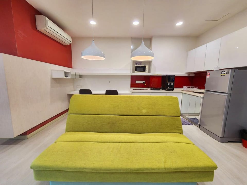 View (from property/room), Living room, microwave, kitchen, air conditioner