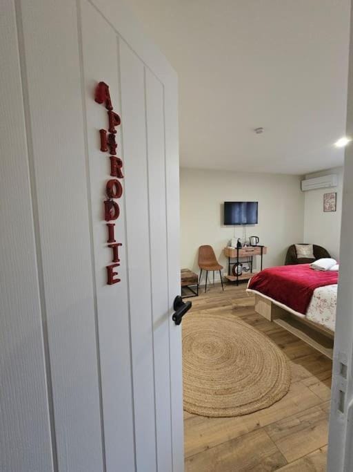 Chambre d'hôte Aphrodite Apartment in Île-de-France