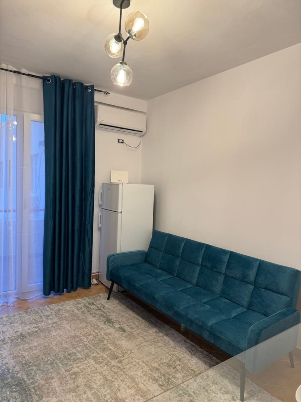 Kitchen or kitchenette, Living room, Seating area, oven, air conditioner