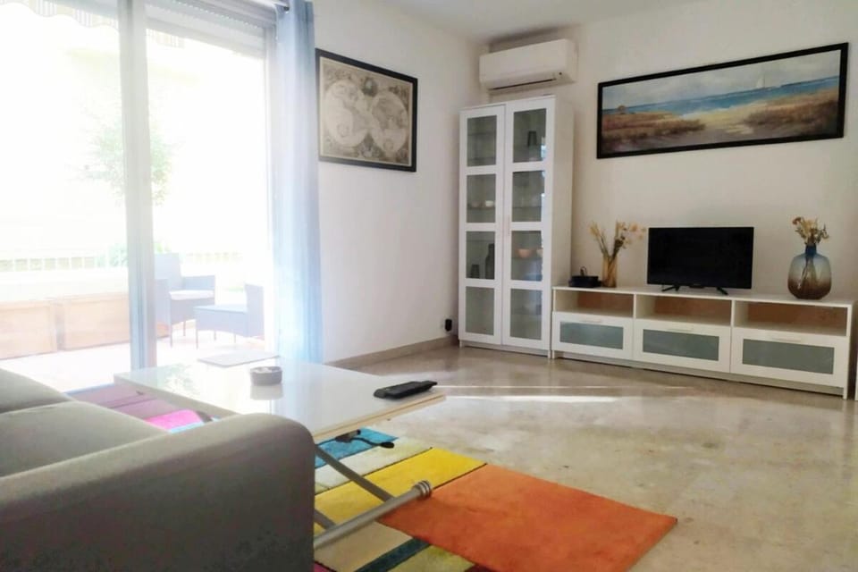 Secret garden, ideal for 2,large terrace Apartment in Nice