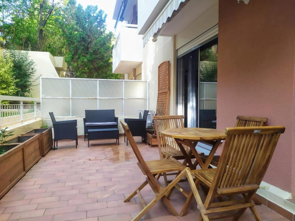 Secret garden, ideal for 2,large terrace Apartment in Nice