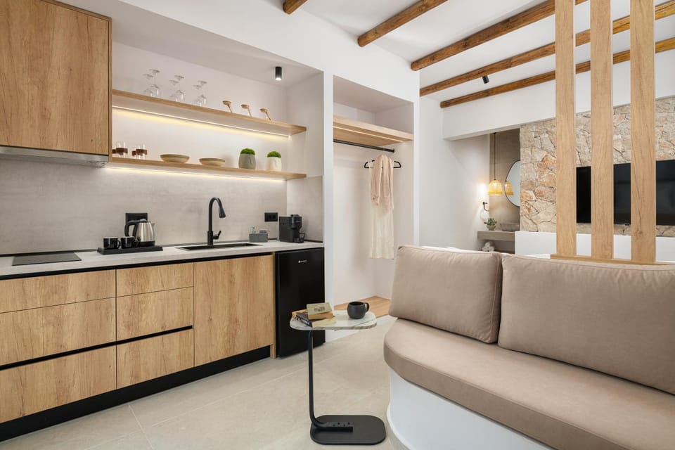 Coffee/tea facilities, Kitchen or kitchenette, Kitchen or kitchenette, Seating area