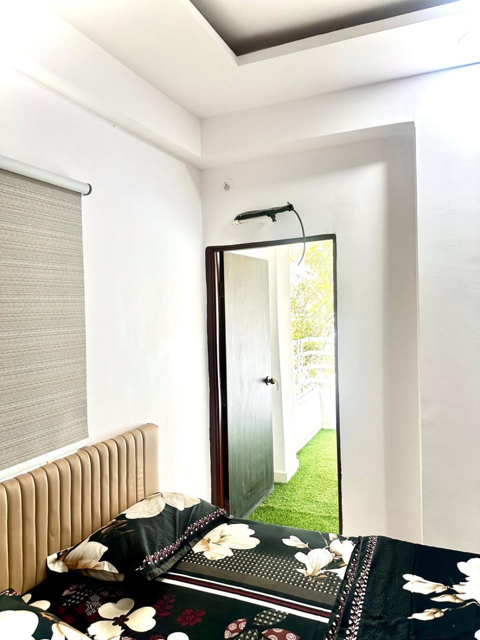 Cozy 2BHK with Balcony & Kitchen Apartment in Maharashtra