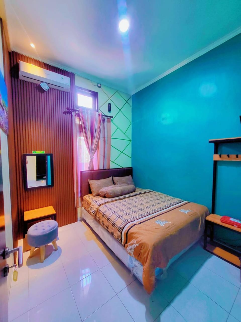 Bedroom, air conditioner