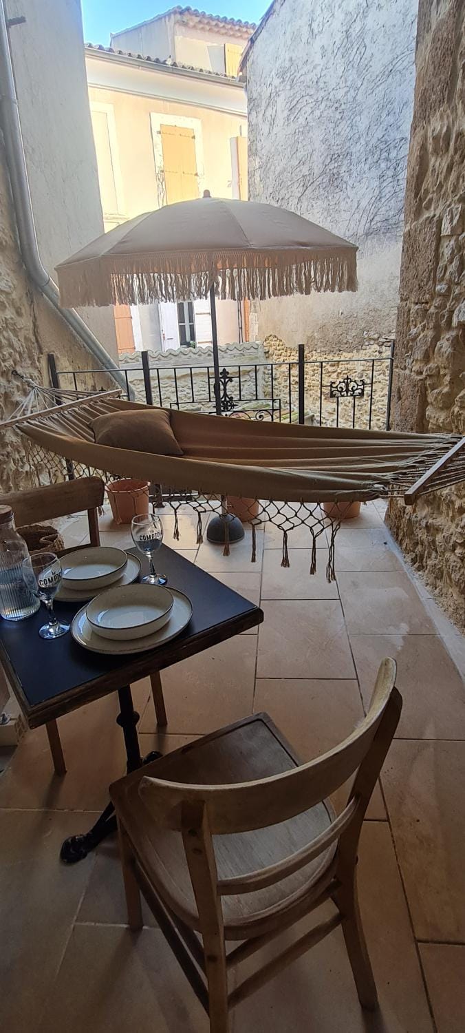Studio cozy avec terrasse en centre ville Apartment in L'Isle-sur-la-Sorgue