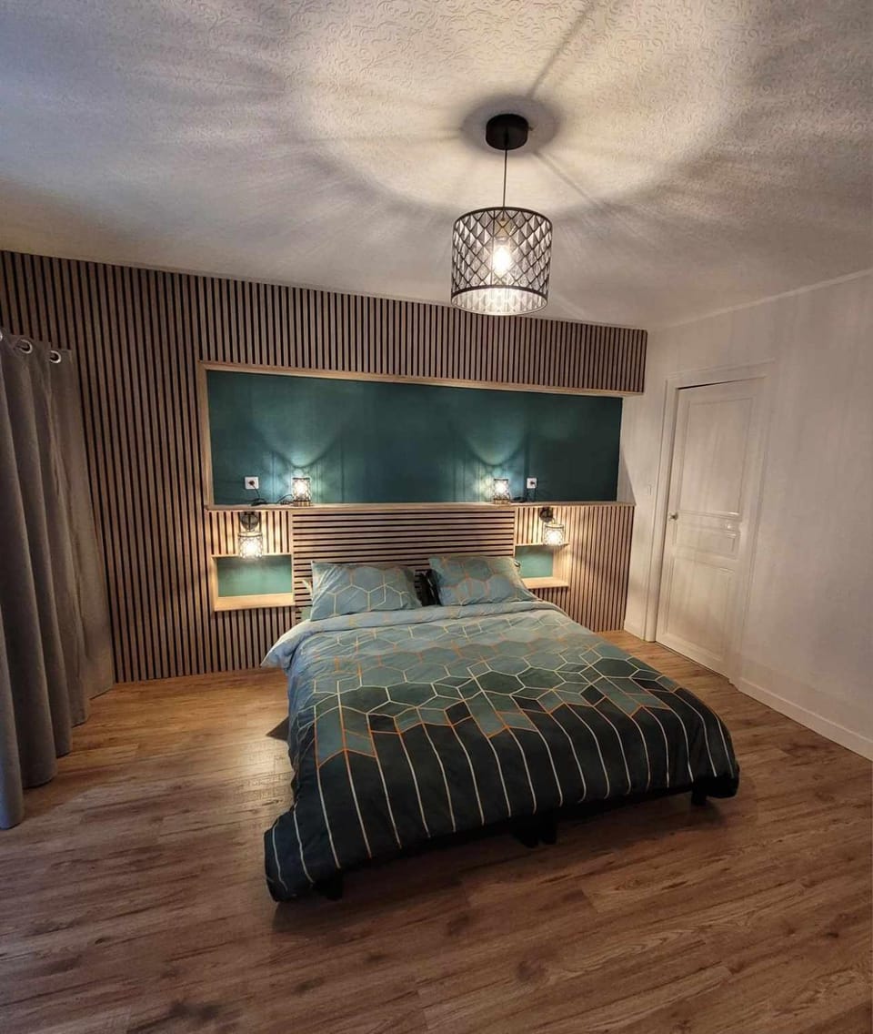 Bed, Photo of the whole room, Bedroom