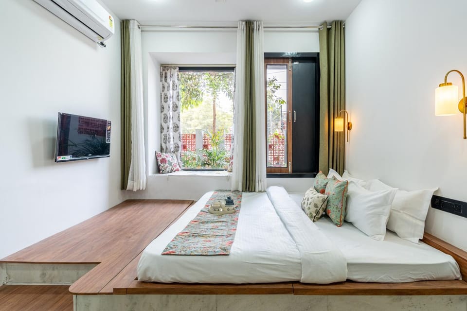 Bed, Bedroom, air conditioner