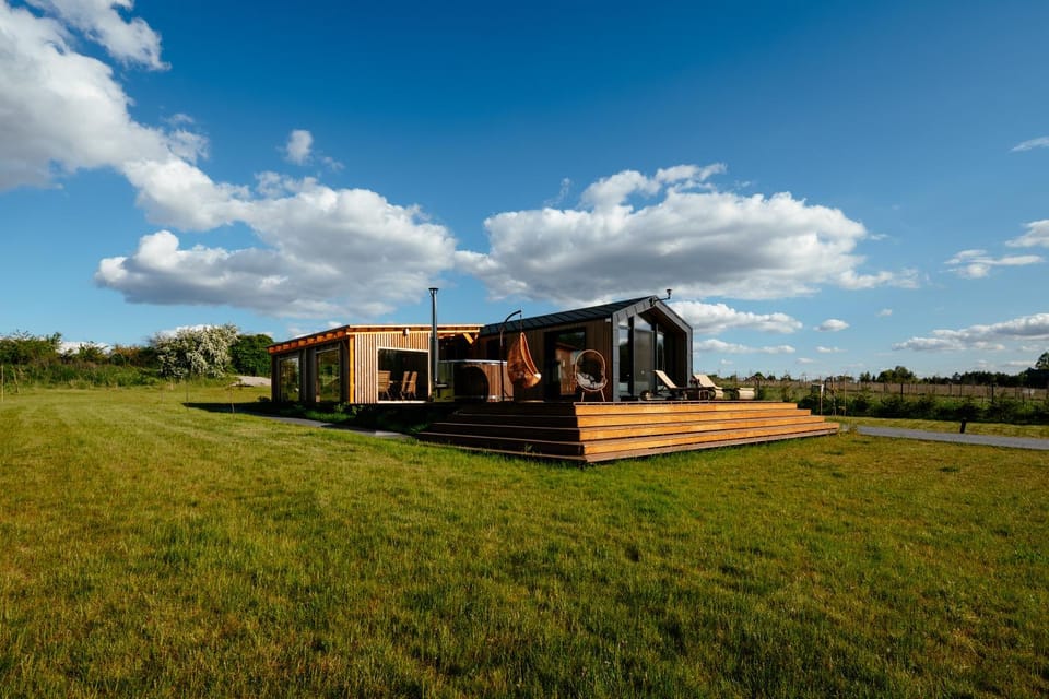 Property building, Facade/entrance, Natural landscape, Garden, Spa and wellness centre/facilities, Spa and wellness centre/facilities, Spa and wellness centre/facilities, Garden view, Parking