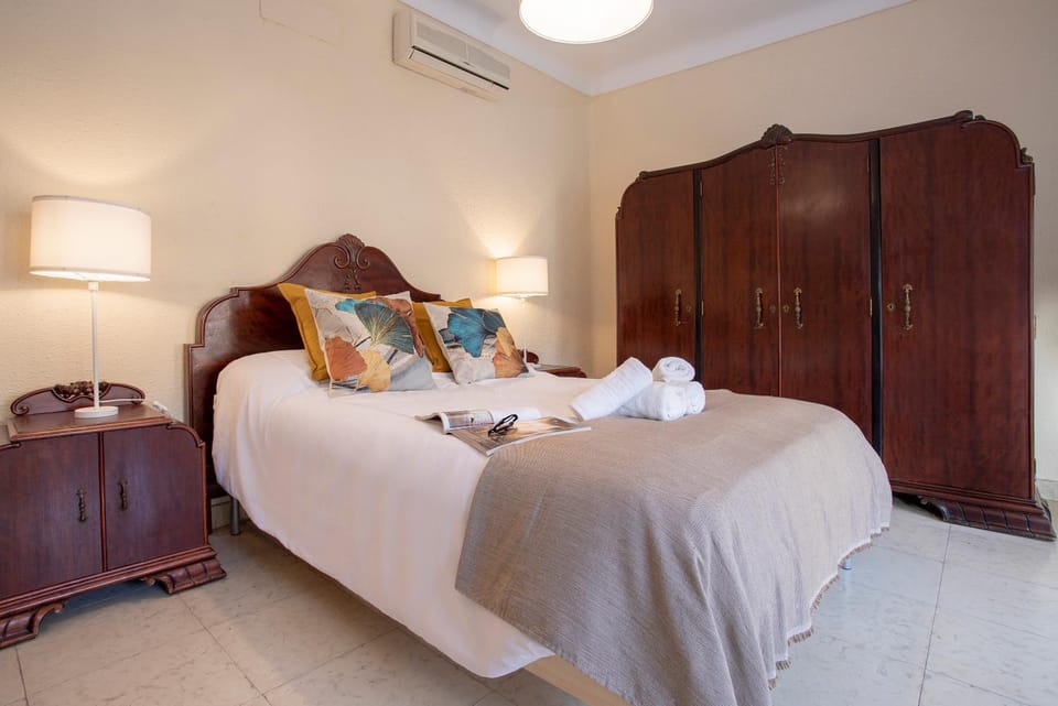 Bed, Photo of the whole room, Bedroom, towels, wardrobe, air conditioner