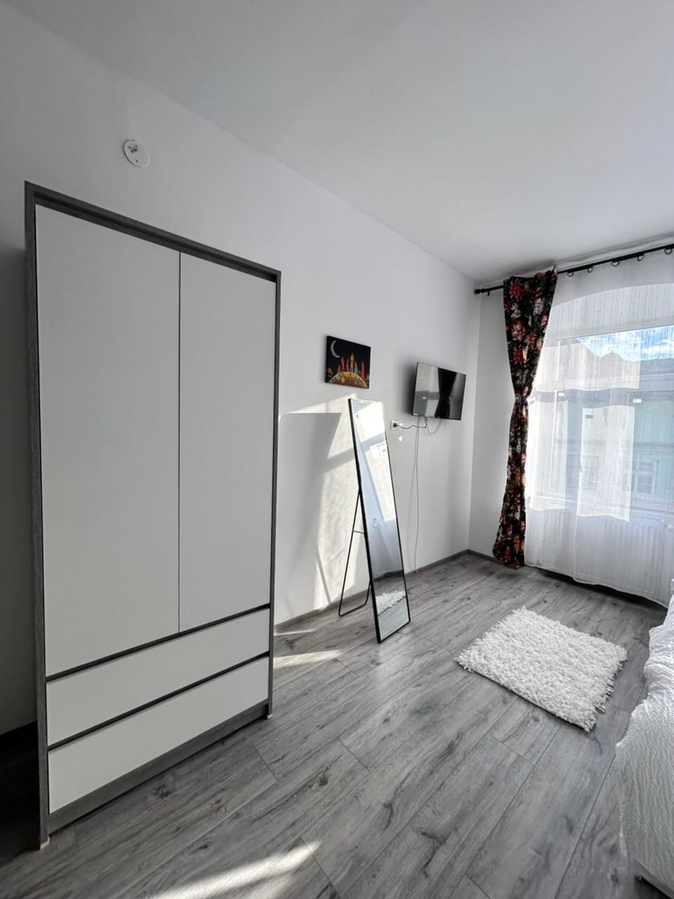 Bed, TV and multimedia, Photo of the whole room, Bedroom, wardrobe