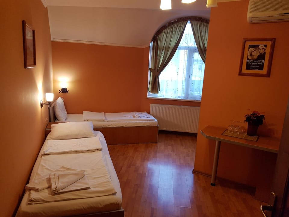 Bed, Photo of the whole room, towels