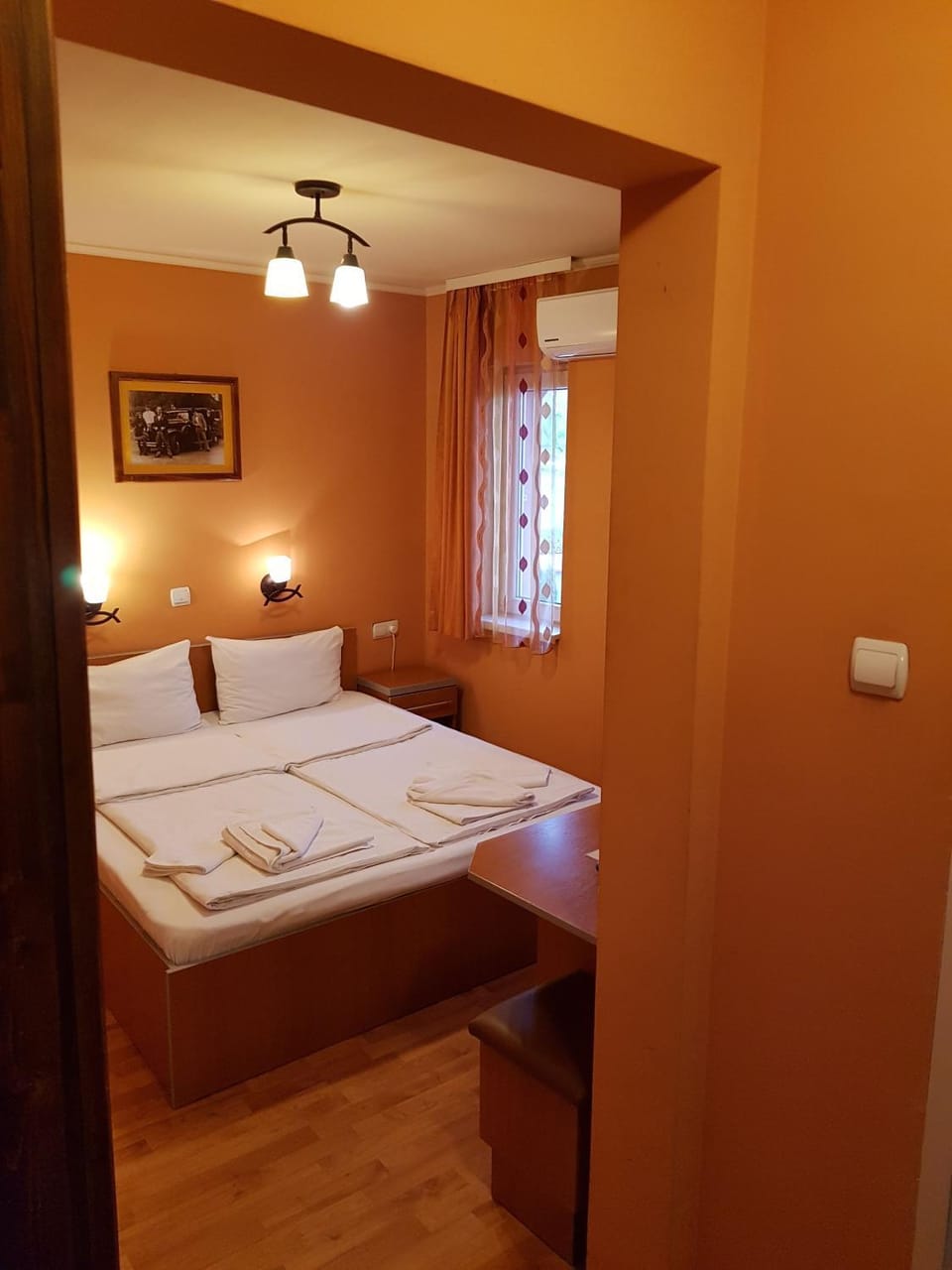 Bed, Photo of the whole room