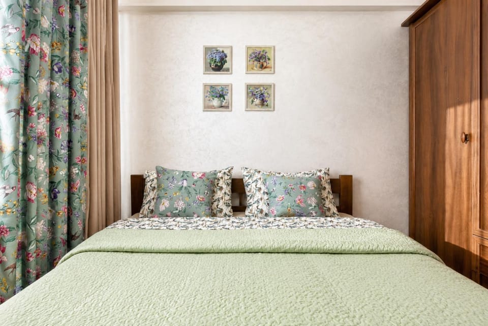 Bed, Photo of the whole room, Bedroom, wardrobe