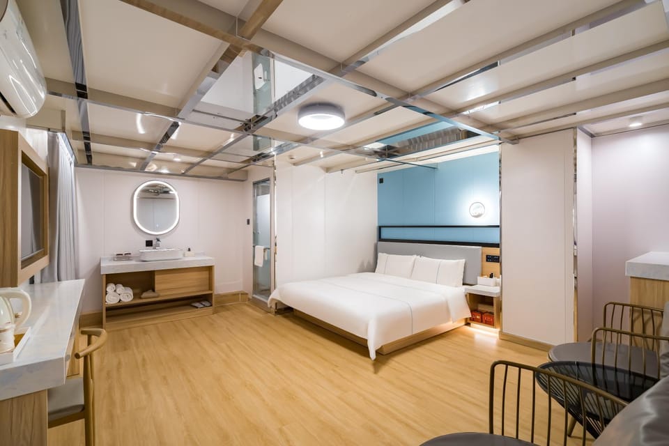 Photo of the whole room