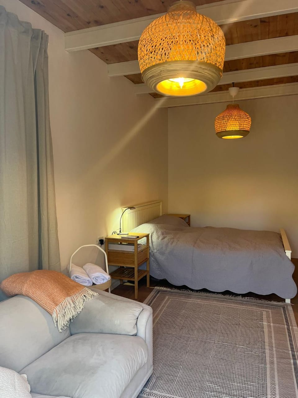 Seating area, Bedroom