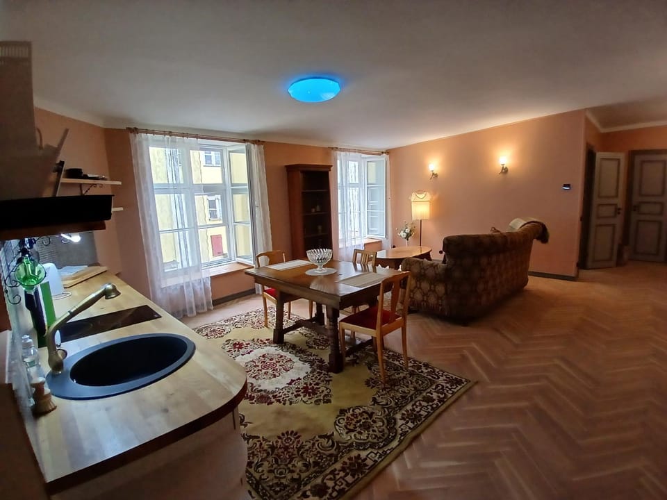 Kitchen or kitchenette, Living room