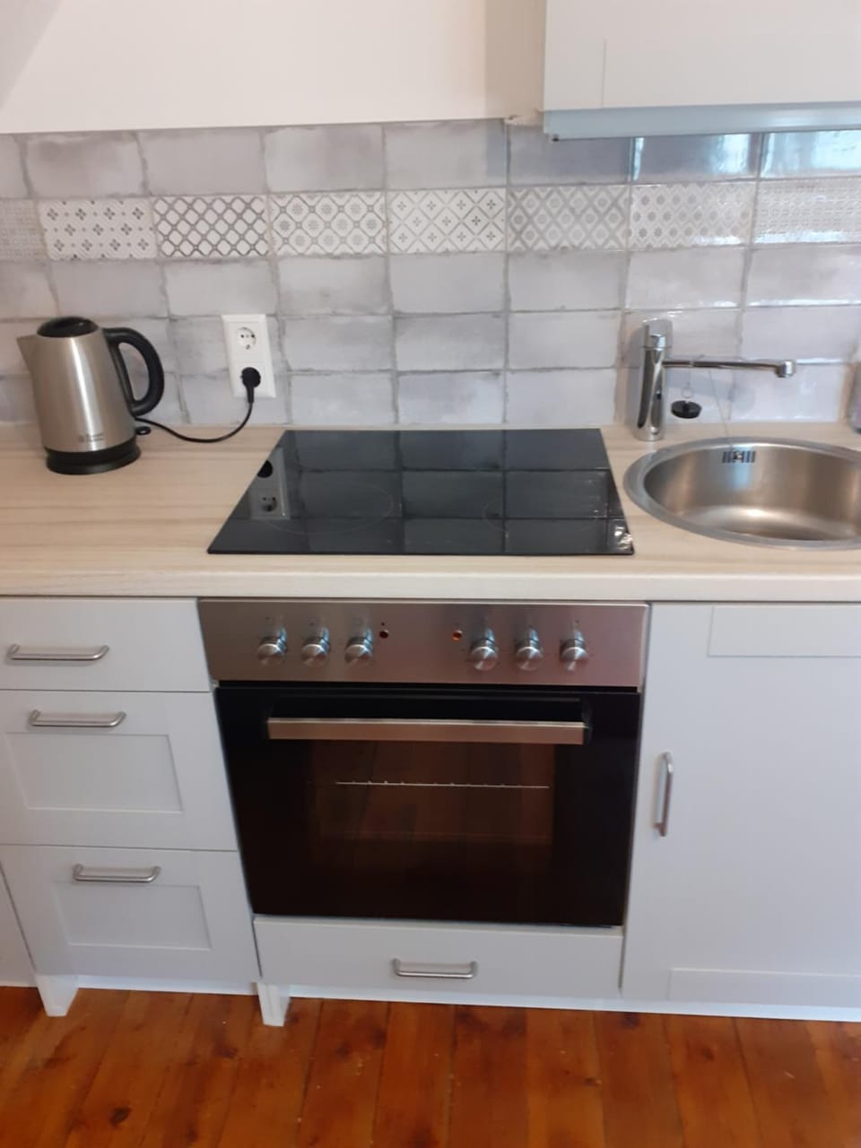 Kitchen or kitchenette, stove