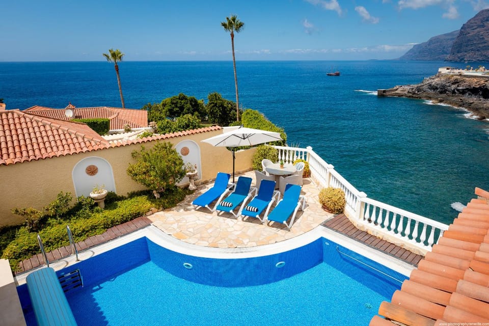 Balcony/Terrace, Pool view, Swimming pool, Swimming pool, sunbed