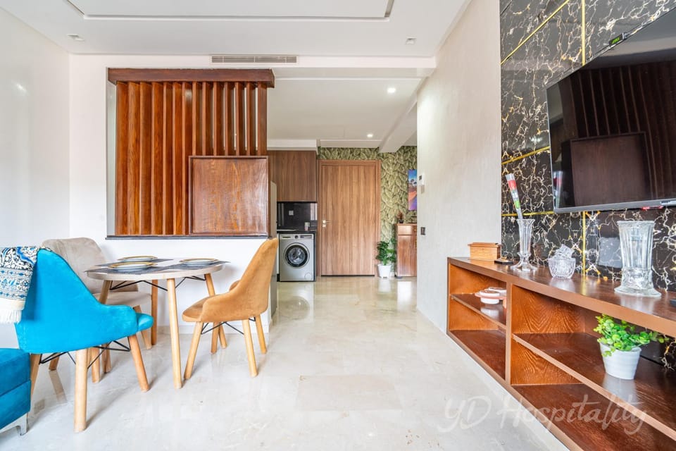 Kitchen or kitchenette, Living room, Seating area, Dining area, dishwasher, oven, stove