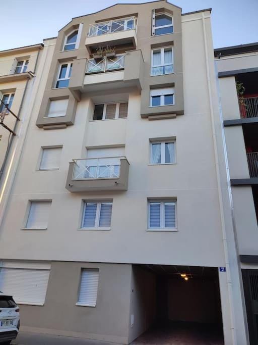 Grand T2 lumineux avec parking Apartment in Nantes