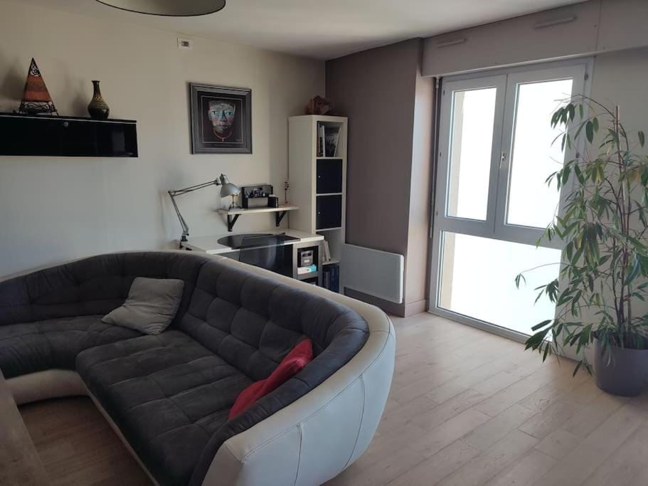 Grand T2 lumineux avec parking Apartment in Nantes