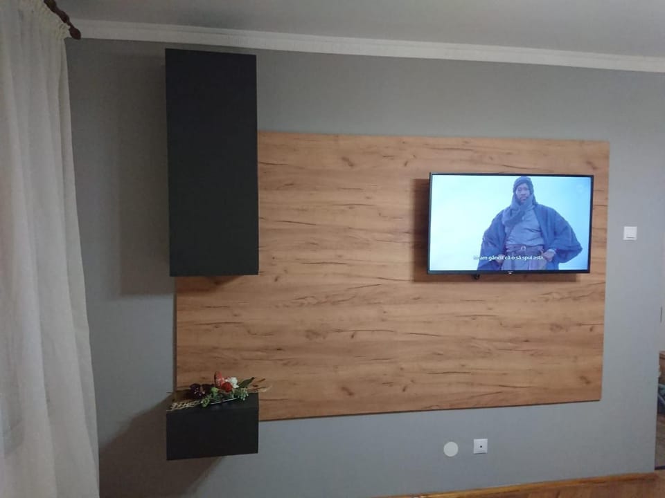 TV and multimedia, Other, Decorative detail, Area and facilities